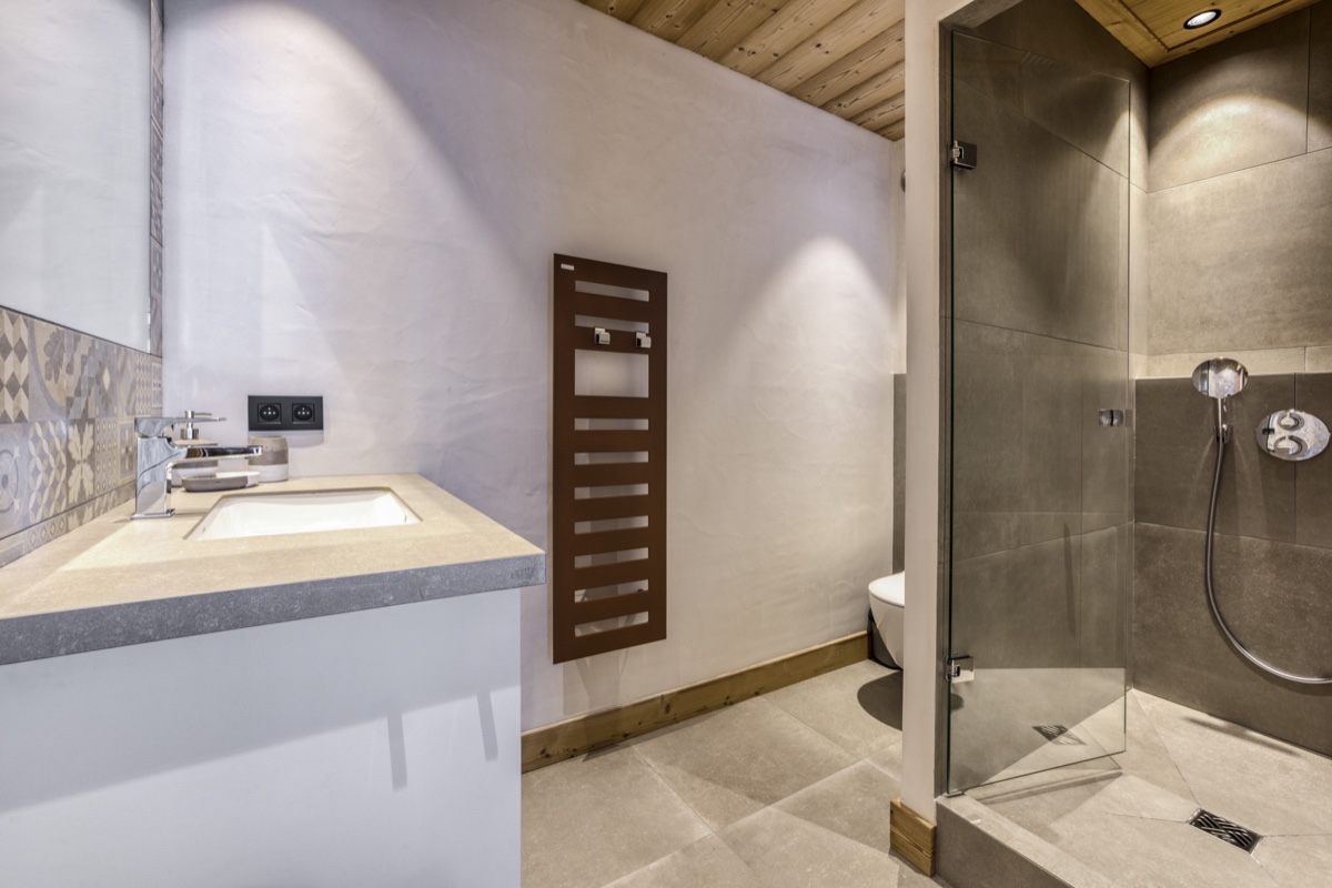 Ensuite bedroom floor 1