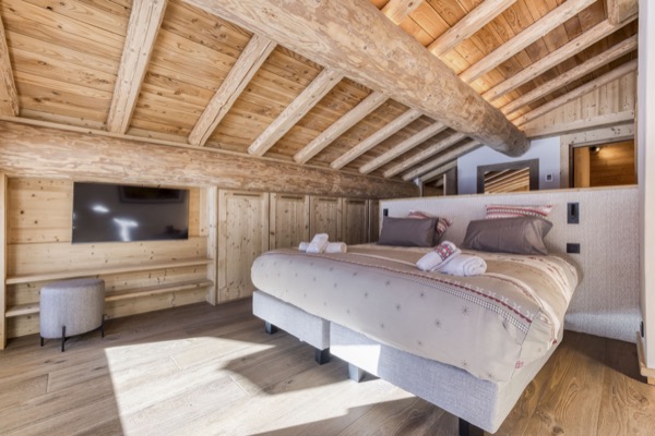 Ensuite bedroom floor 3